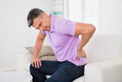 Niedrige Schmerzen sind ein Zeichen der Osteochondose